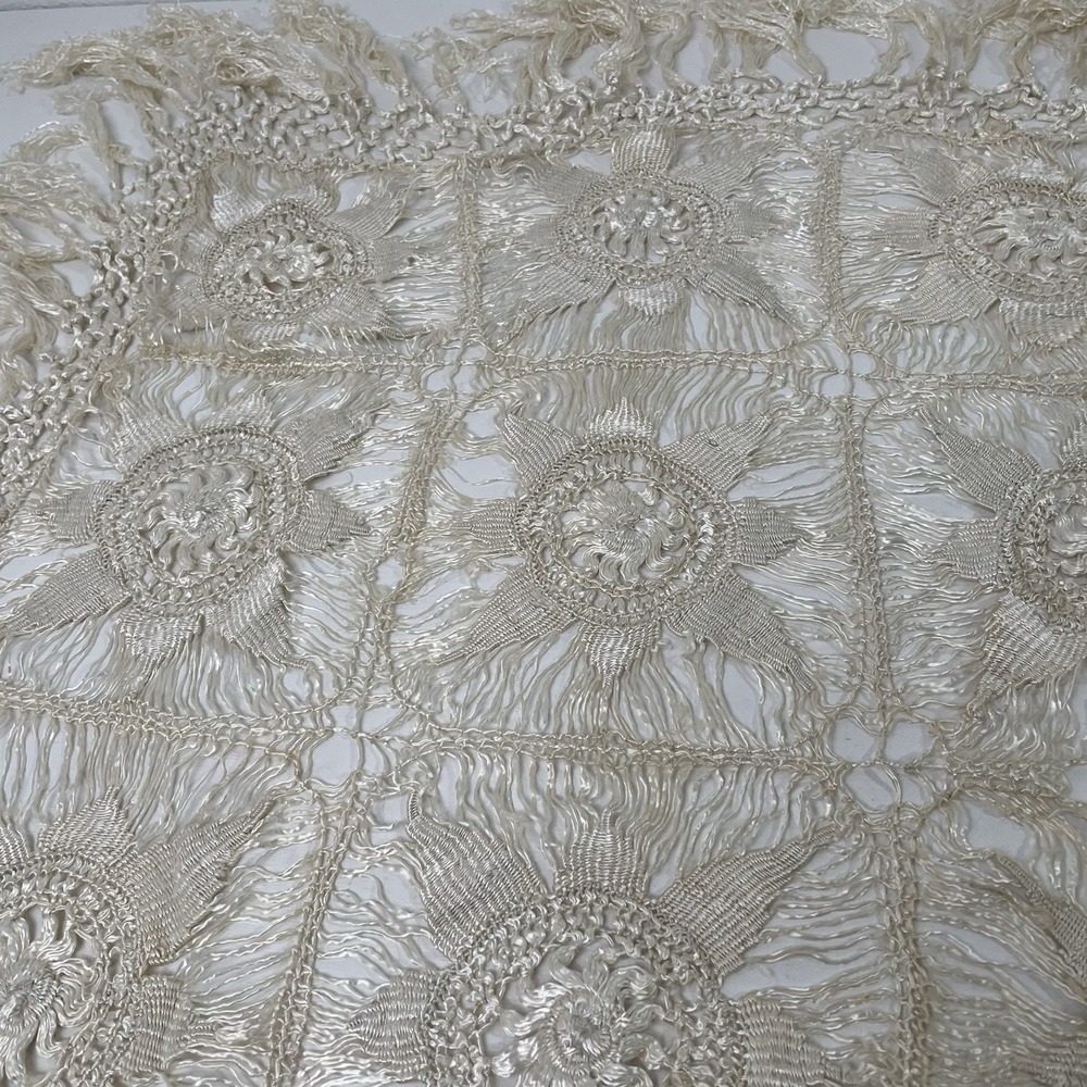 Vintage Cream Lace Crochet Coverlet Shawl Wrap Square Floral Fringe Delicate - Picture 10 of 16
